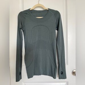 lululemon athletica Long Sleeve Seamless Tee in Deep Olive